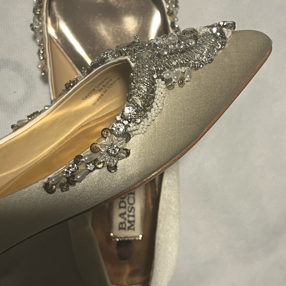 Badgley Mischka rhinestone toe off-white flats size 6.5 - Picture 4 of 5